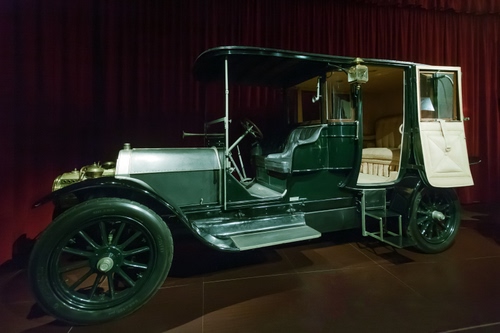 Immagine con ruote, auto, verde, epoca, antica, automobile, volante, predellino