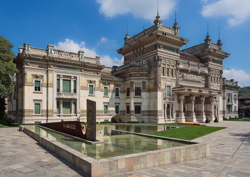 Immagine con terme, fontana, acqua, liberty, palazzo, colonne, vasca, piazza, salsomaggiore, decorazioni