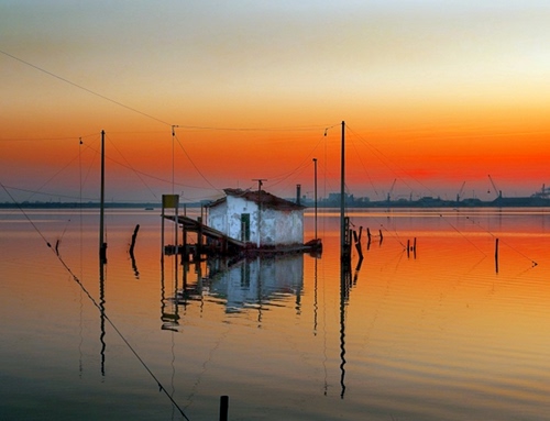 Immagine con tramonto, mare, riflesso, acqua, trabucco, pesca, casa, arancione, alba, pescatori, arancio