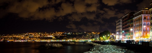 Immagine con luci, mare, notturno, nuvole, panorama, città, notte, cielo, palazzi