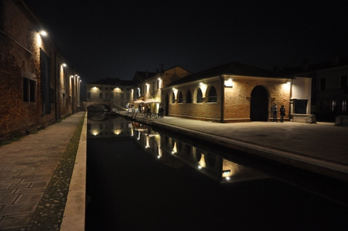 Immagine con luci, canale, notturno, riflesso, notte, riflessi, fiume, acqua, archi