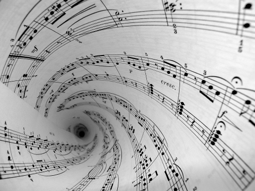 Immagine con musica, note, carta, foglio, spartito, rigo, spirale, righi, partitura, bianconero