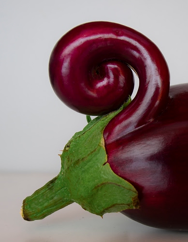 Immagine con spirale, melanzana, verde, viola, verdura, ortaggio, cibo, ricciolo