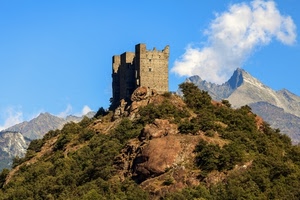 montagne, castello, nuvole, cielo, torre, alberi, montagna, rocca, piante