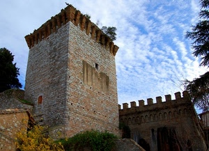 torre, nuvole, merli, castello, cielo, albero, alberi