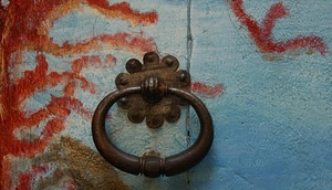 rosso, batacchio, azzurro, ferro, anello, porta, metallo, ottone, muro