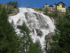 alberi, cascata, acqua, casa, verde, albergo, roccia, rocce, bianco