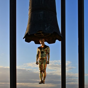 campana, statua, cielo, oro, batacchio, uomo, nuvole, bronzo, monumento