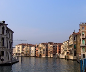 venezia, canale, acqua, palazzi, finestre, case, gru, cielo