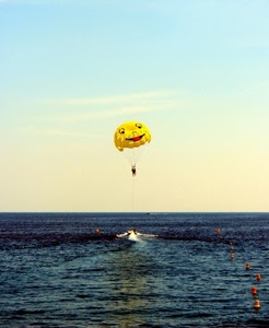 mare, giallo, paracadute, acqua, sorriso, motoscafo, boe, cielo, barca, sport