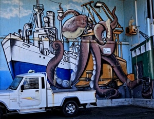 nave, murales, polipo, furgone, murale, bianco, piovra, ruota, polpo, blu, tentacoli, camion, dipinto, azzurro