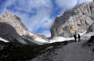 neve, montagna, montagne, cielo, persone, nuvole, roccia, due, sentiero, rocce, verde