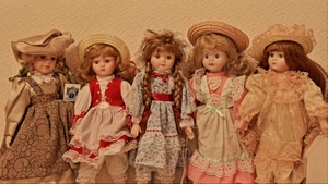 bambole, cappelli, cinque, vestiti, rosso, trecce, giocattoli, capelli