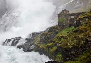 mare, onde, verde, acqua, rudere, roccia, cascata, ruderi, burrasca, scogli, schiuma