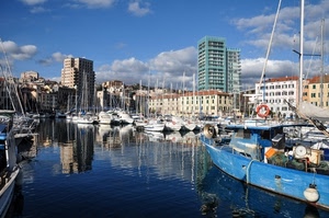 barche, porto, mare, riflessi, palazzi, grattacieli, cielo, riflesso, acqua, città, nuvole