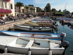 barche, porto, acqua, fiori, alberi, mare, persone, canale, motori