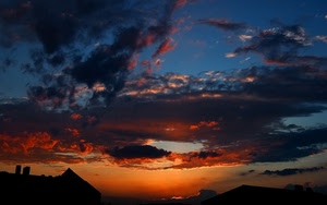 nuvole, tramonto, cielo, rosso, controluce, tetti, comignoli, silhouette, arancione, azzurro