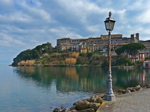 lampione, paese, riflesso, acqua, lago, mare, borgo, nuvole, alberi, cielo, case