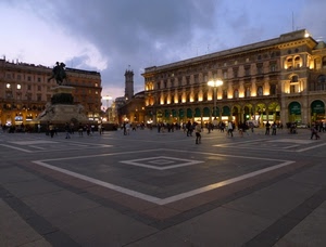piazza, monumento, luci, palazzi, notturno, lampioni, geometrie, cielo, statua