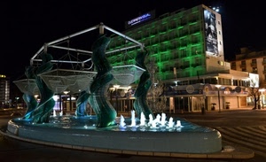 fontana, acqua, zampilli, palazzo, luci, notte, verde, notturno, palazzi, piazza, case