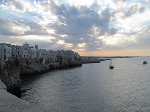 mare, nuvole, barche, acqua, panorama, cielo, scogliera, barca, rocce, paese, case