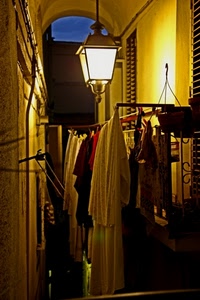 panni, lampione, stesi, luce, vicolo, finestre, fili, arco, biancheria, notturno