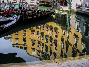 gondole, acqua, venezia, riflessi, riflesso, barche, finestre, palazzi, canale