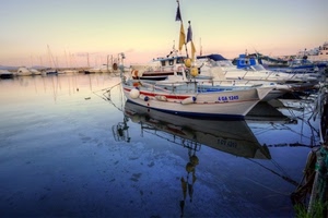 porto, barche, acqua, mare, bandiere, riflessi, riflesso, cielo, bandierine, alberi, bianco