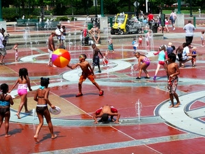 bambini, fontana, acqua, palla, giocare, giochi, gioco, zampilli