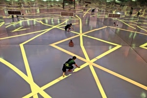 giallo, linee, geometrie, specchio, pavimento, riflessi, uomo, persone, strisce, riflesso, righe, specchi, sport