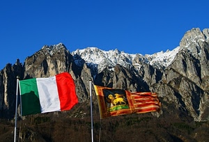 bandiere, neve, tricolore, montagne, due, montagna, cielo