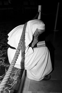 corda, suora, libro, devozione, bianconero, bianco, velo, pregare