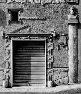 colonna, serranda, bianconero, finestra, saracinesca, porta, simboli, decorazioni, statua, triangolo