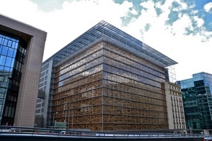 nuvole, palazzi, cielo, vetrate, riflessi, vetro, architettura, edifici, finestre, palazzo, riflesso, bianco, strada, guardrail, azzurro, lampioni