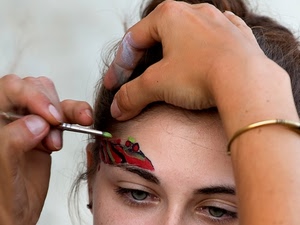 occhi, mani, pennello, trucco, colori, viso, capelli, tatuaggio, mano