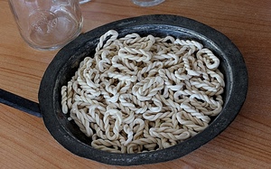 pasta, padella, vetro, tavolo, cibo, piatto, bottiglia, trecce