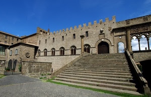 finestre, merli, scala, palazzo, castello, colonne, scale, gradini, scalinata, archi, scalini