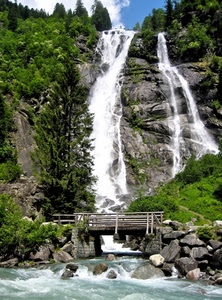alberi, acqua, ponte, cascata, torrente, rocce, roccia, verde, azzurro, cielo, montagna, legno, cascate, pietre, fiume, nuvole, sassi