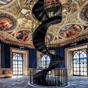 scala, chiocciola, soffitto, affreschi, ringhiera, finestre, porte, vetrate